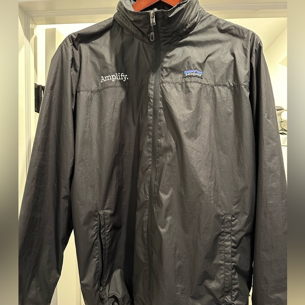 Mens XL Patagonia Jacket with packable hood